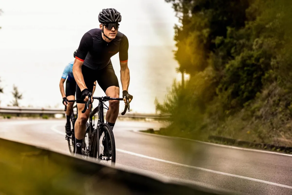 profesjonalnespodenkiroweroweprimezelowwkadkczarne_11.webp Rogelli Łyżworolki | Wszystkie Produkty<ProfesjonalnespodenkirowerowePRIME2.0zżelowąwkładką,czarne