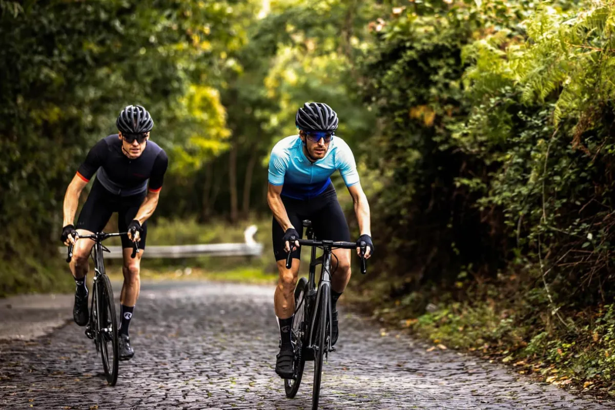 profesjonalnespodenkiroweroweprimezelowwkadkczarne_12.webp Rogelli Łyżworolki | Wszystkie Produkty<ProfesjonalnespodenkirowerowePRIME2.0zżelowąwkładką,czarne