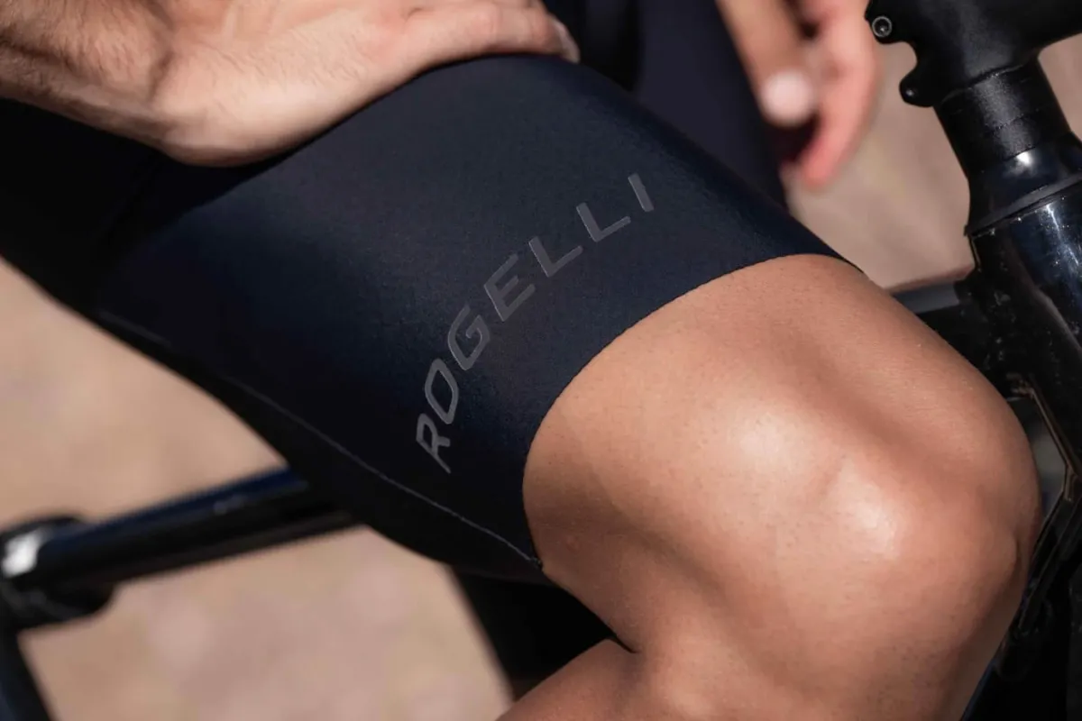 profesjonalnespodenkiroweroweprimezelowwkadkczarne_21.webp Rogelli Łyżworolki | Wszystkie Produkty<ProfesjonalnespodenkirowerowePRIME2.0zżelowąwkładką,czarne