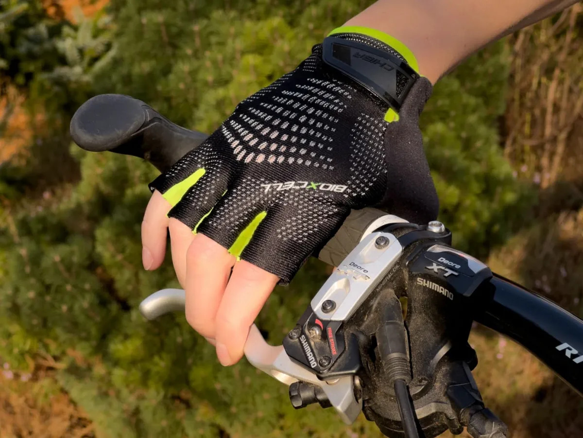 rkawiczkikolarskiechibabioxcellsuperflydczarnote_7.webp Rogelli Łyżworolki | Wszystkie Produkty<RękawiczkikolarskieChibaBIOXCELLSUPERFLY3D,czarno-żółte