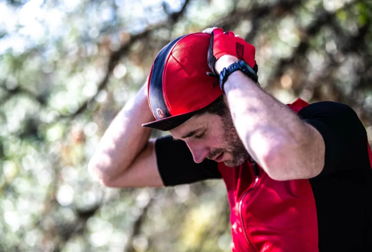 Rogelli Łyżworolki | Wszystkie Produkty<RowerowaczapkazdaszkiempodkaskRETRO,czerwono-czarna