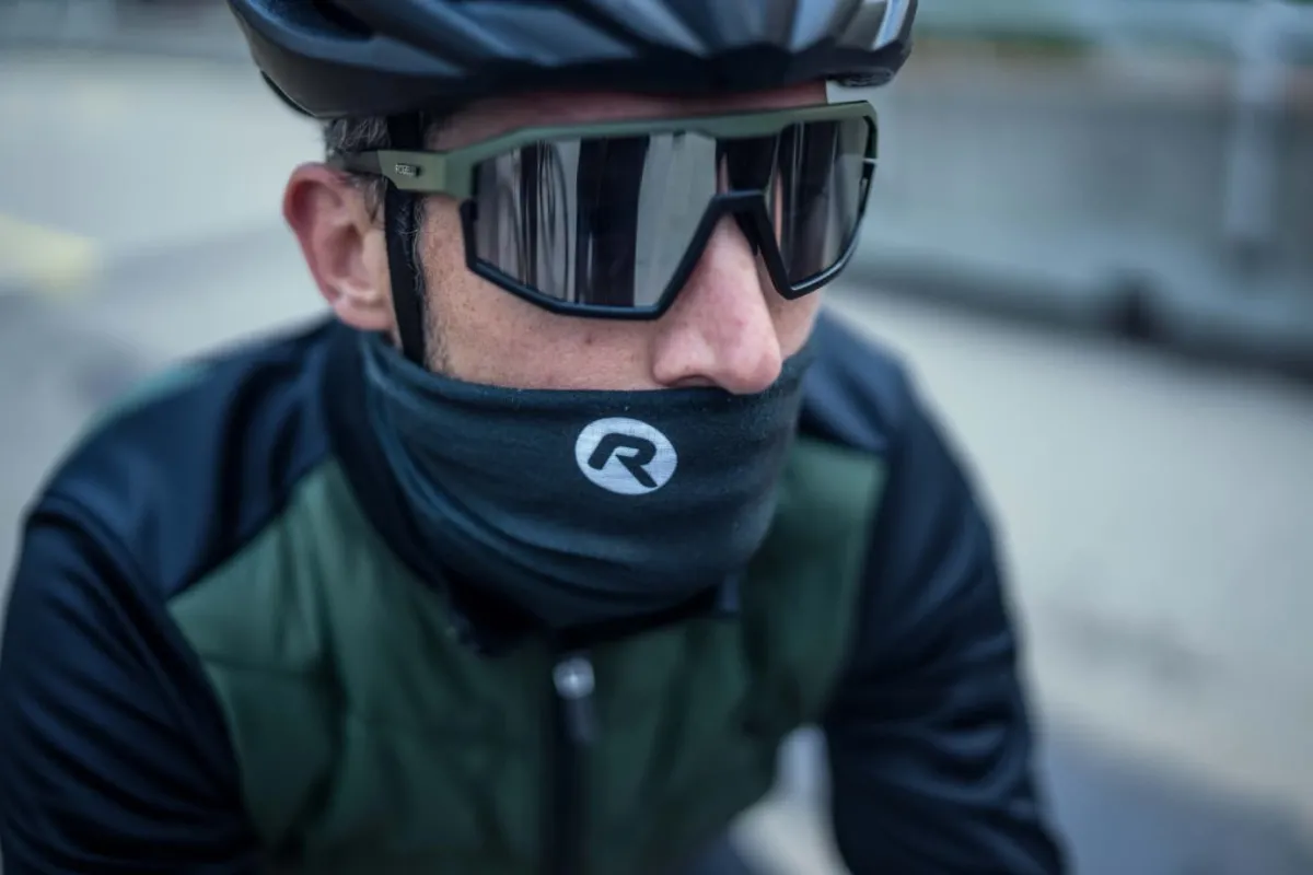 Rogelli Łyżworolki | Wszystkie Produkty<WielofunkcyjnachustatunelowaSOLIDbezszwowa,czarna