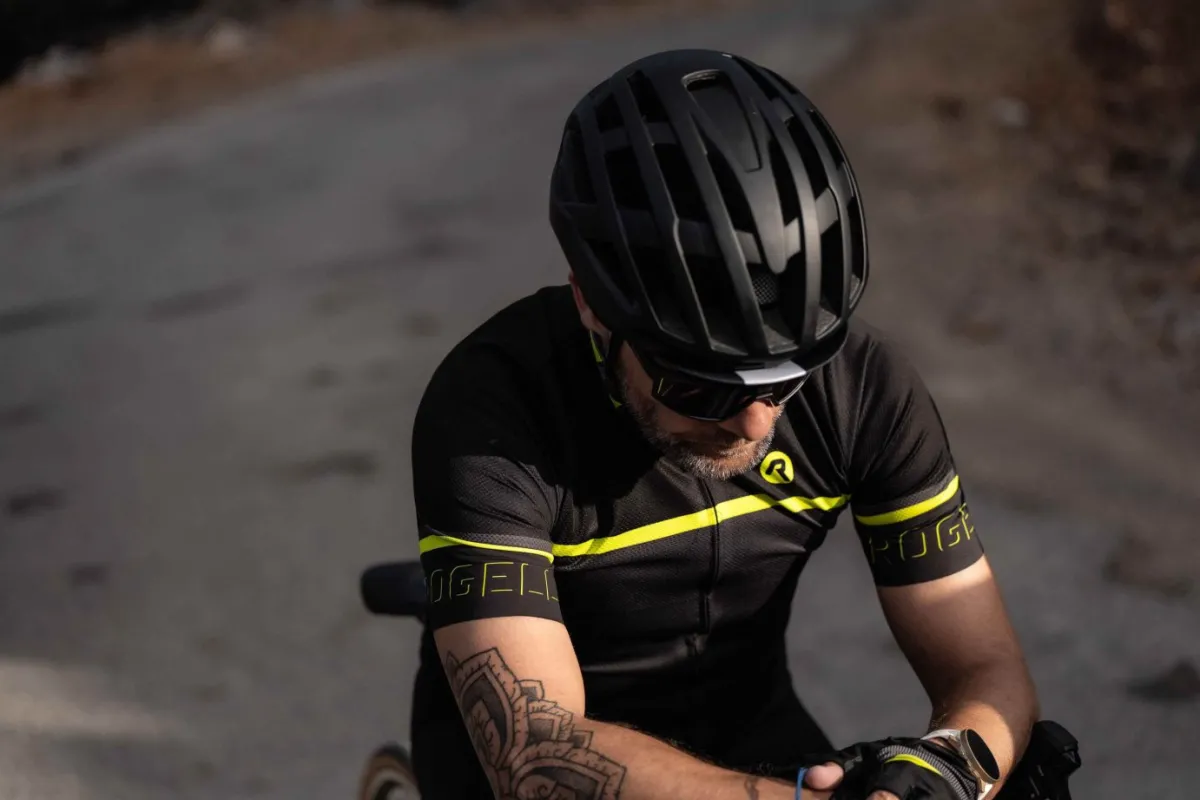 zestawrowerowyrogelliheroiiodblaskowyty_6.webp Rogelli Łyżworolki | Wszystkie Produkty<ZestawrowerowyHEROII,odblaskowyżółty